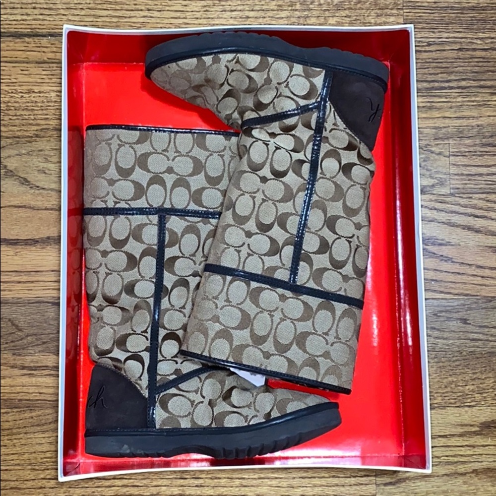 Coach Ugg style fur winter boot